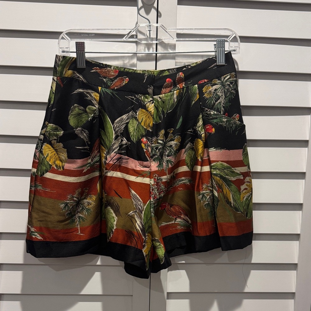 Zara Multicolor Tropical Print Women's Shorts in 100% Polyester with Pockets.